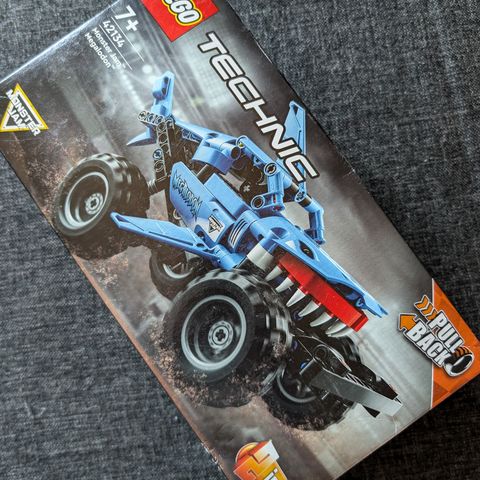 Technic Lego monster jam megalodon