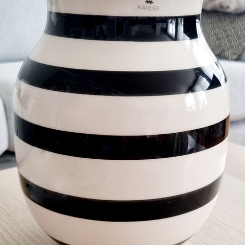 Kahler omaggio svart vase 20cm