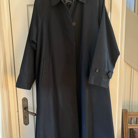 Vintage Burberry kåpe str M/L, farge mørk blå