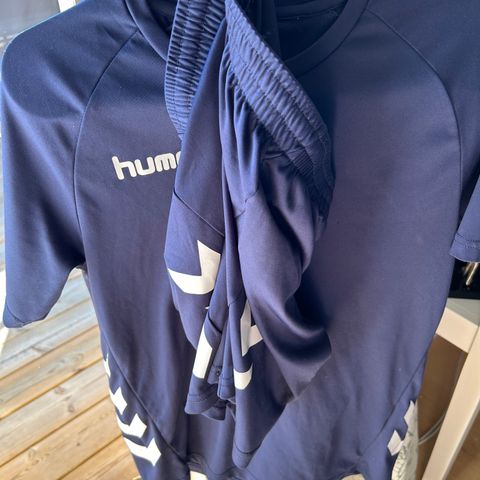 Hummel treningstøy str 164