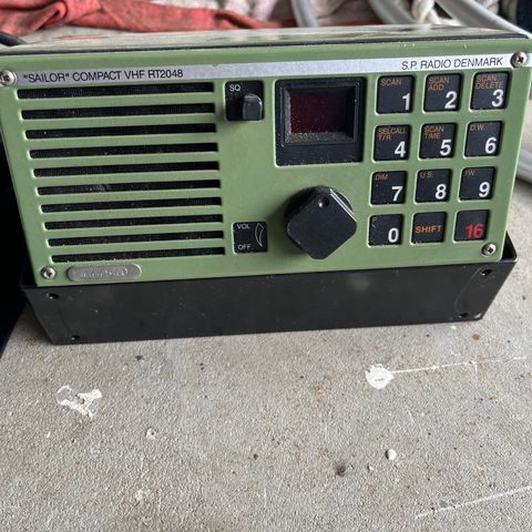 SAILOR COMPACT VHF