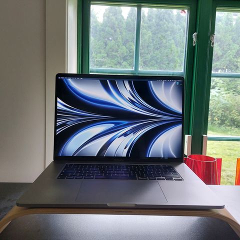 Macbook Pro 16" 2019 (1 TB, i7, 16 GB RAM, Sølv)