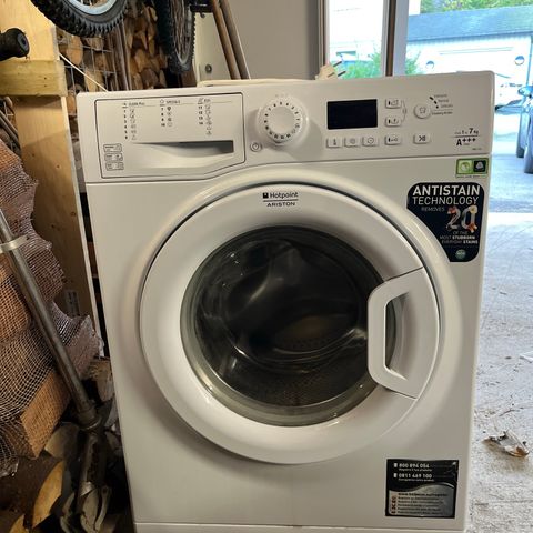 Hotpoint Ariston FMG 743 SK