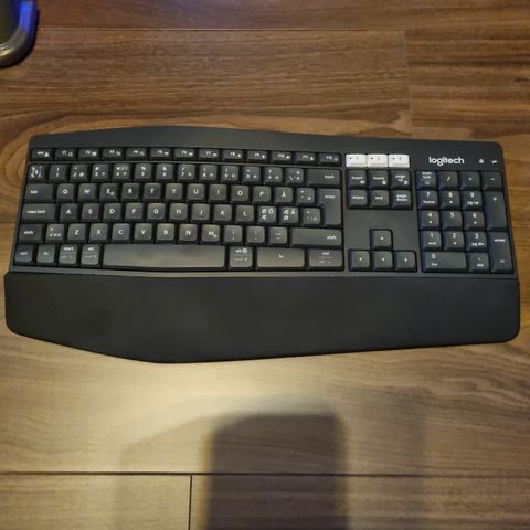 Logitech K850 tastatur