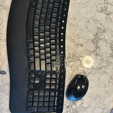 Microsoft wireless Comfort keyboard