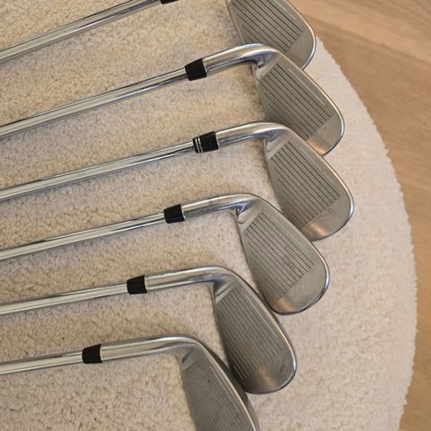 Jernsett P-5 Cobra F8 - Perfekt for nye golfere med ambisjoner