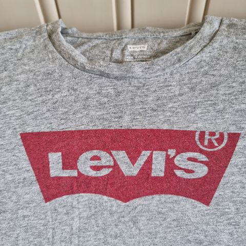 Levis t-shirt