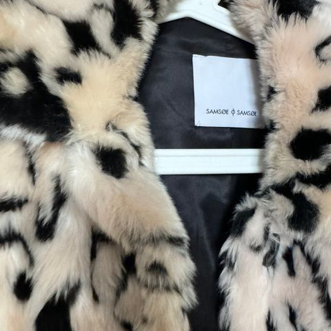 Faux fur fra Samsøe samsøe