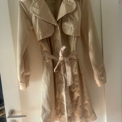 Superfin trenchcoat fra Vero Moda 😍 Str.S