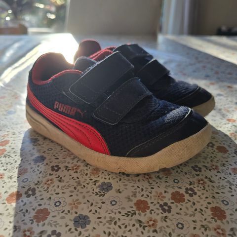 Puma sko str 28