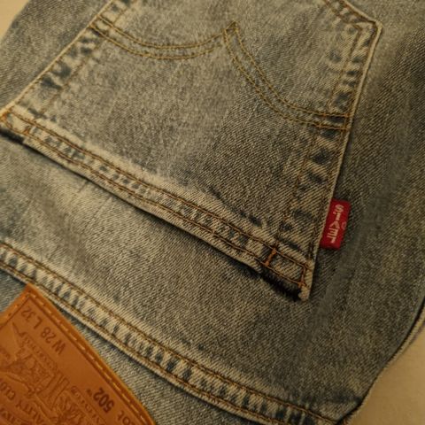 Levis 502