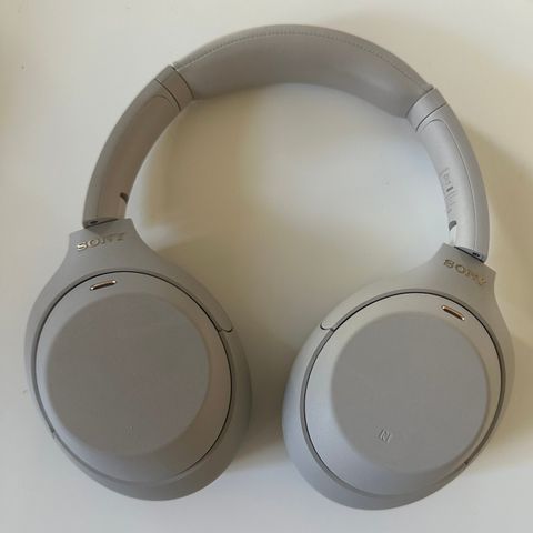 Sony WH-100XM4 — Pent Brukt — Sterk noise cancelling