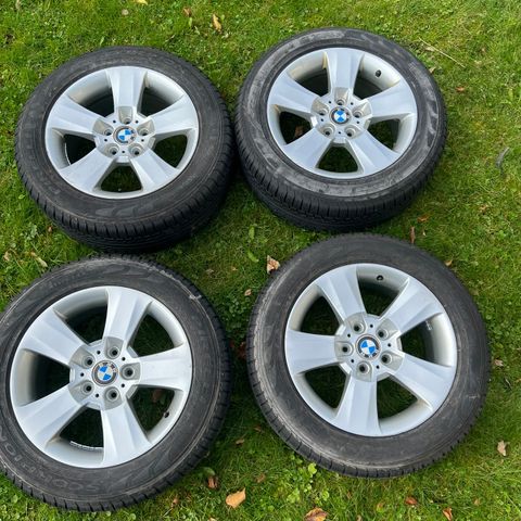 Orginale BMW 235/55/R17 piggfrie vinterdekk