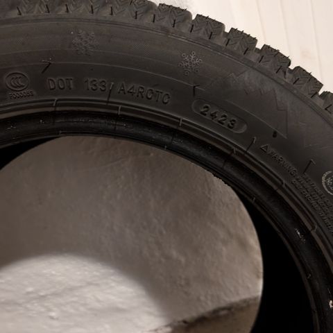 Pigg dekk str 185/55 R15