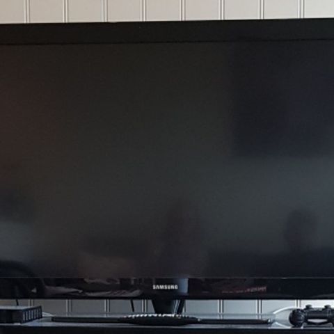 Samsung TV selges billig, fungerer godt!