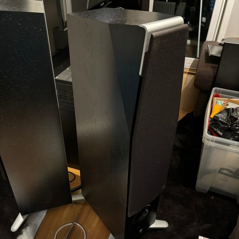 Yamaha soavo-1 2Stk høyttalere med forsterker og subwoofer.