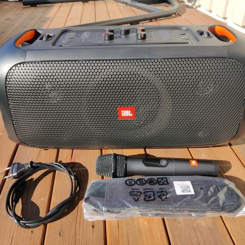 JBL partybox on-the-go