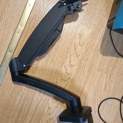 skjerm arm vesa mount