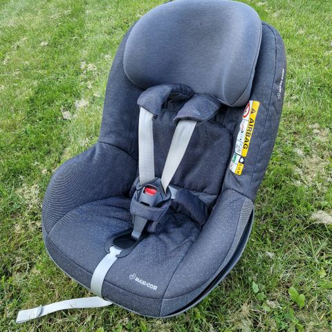 Maxi Cosi 2way Pearl og 2way fix base – vendbart sete