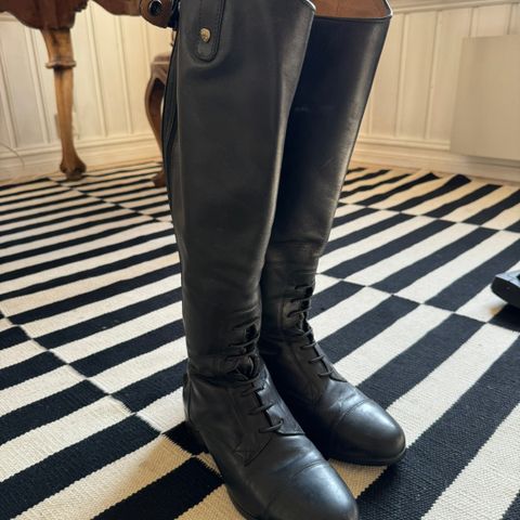 Ariat ridestøvler str.38 med medium skaft