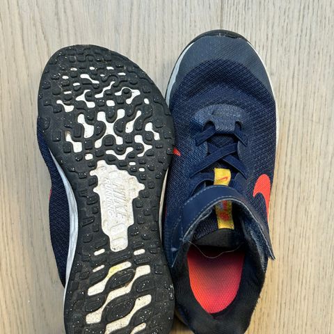 Nike joggesko / innesko - str. 32