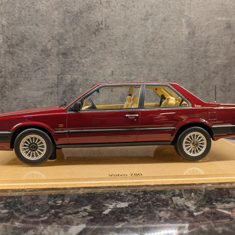 Volvo 780 Coupé Bertone  (1986-1991) - Burgunder - DNA - Limited - 1:18