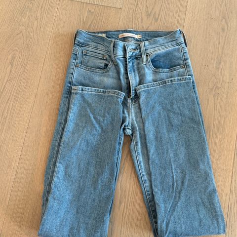 Levis jeans jente str ca 10-12, W25, L30