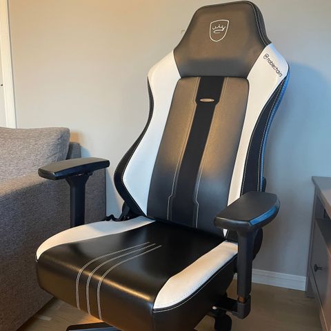 Noblechairs Black&White Limited edt. - gamingstol/kontorstol