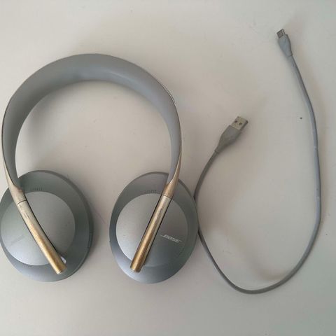 Bose Noise Cancelling Headphones 700