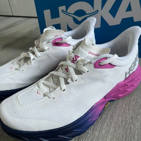 HOKA - Ubrukte Speedgoat 5 Klæbo Edition strl 44 2/3