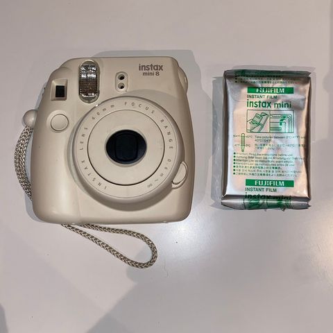 Instax mini 8 + fotoark