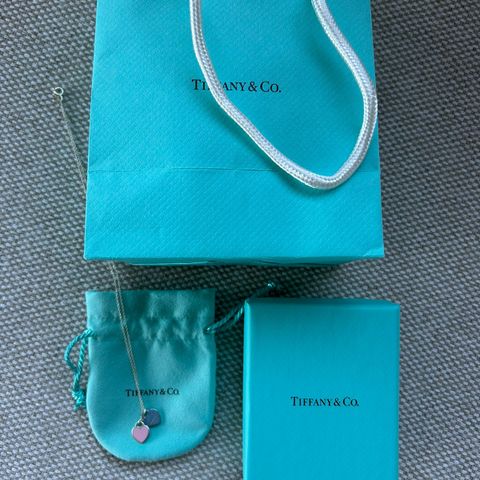 Ny Tiffany & Co halskjede, aldri brukt