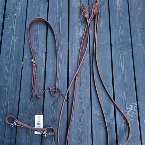 Nytt westernhodelag med splitreins og curb strap