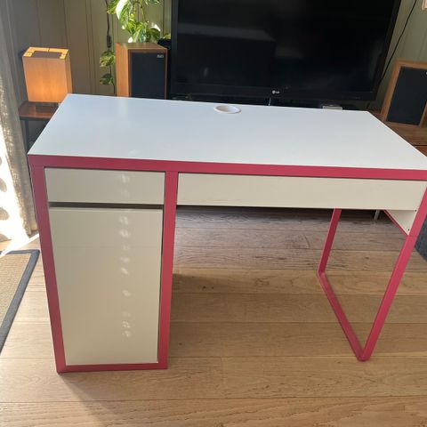 RESERVERT - Skrivebord til barn, Micke IKEA