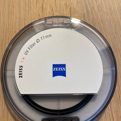 Nytt Zeiss ø77 mm UV T*