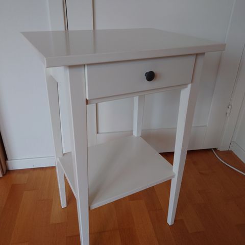 Hemnes nattbord