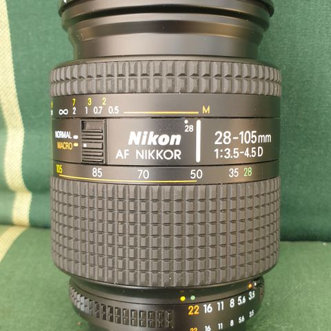 Nikon AF Nikkor 28-105mm m/macro 1:3.5-4.5 D