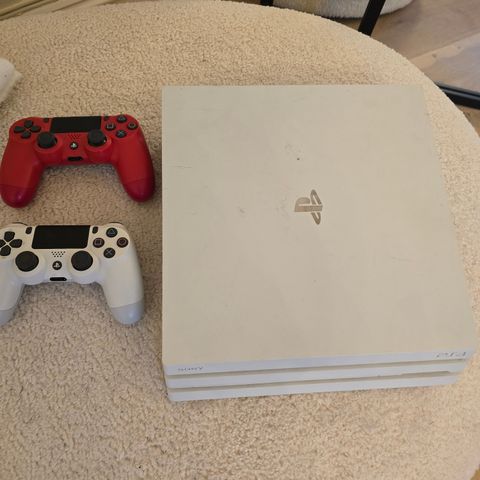 Playstation 4 Pro + to kontroller