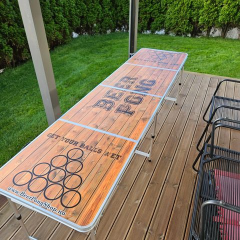 Sammenleggbart Beer Pong-bord leies ut