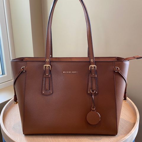 Michael Kors Voyager Tote