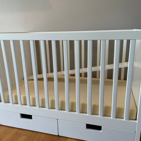 Babyseng 126 x 65 med to skuffer