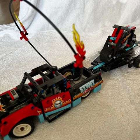 Lego Technic Stunt 42106 - utgått modell