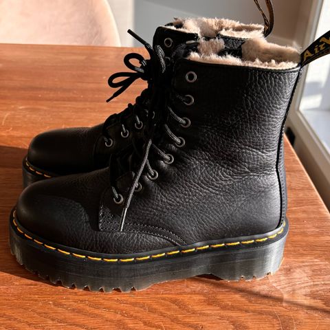 Dr. Martens Jaden Platform