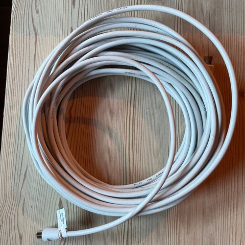 Coax 75 ohms kabel gis bort (10 meter og 1 meter)