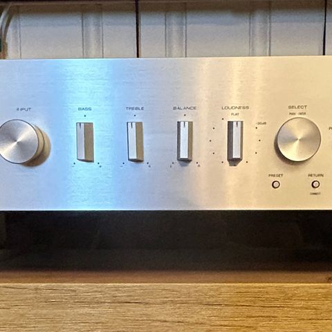 Yamaha R-N1000A Network stereo receiver (sølv)