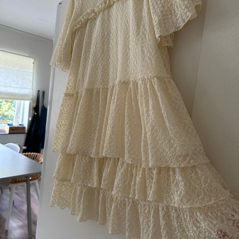 Fantastisk Lace dress fra by TiMo