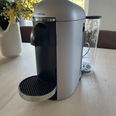 Nespresso Vertuo Plus Deluxe Round top