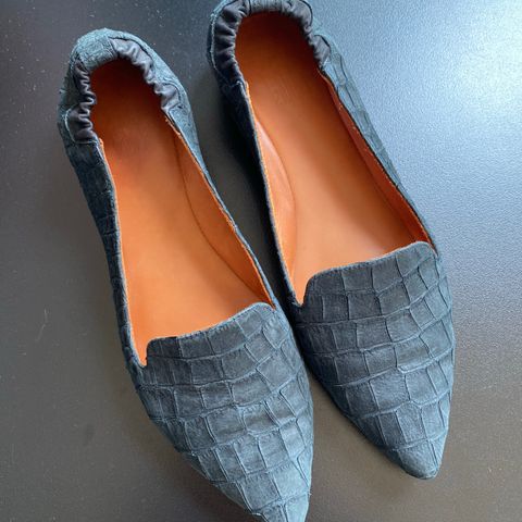 RESERVERT! Flats fra Billi Bi - str 39