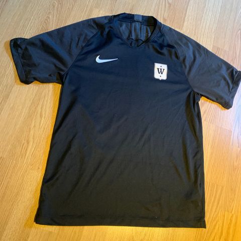 Nike trenings t-shirt herre str M, 100kr