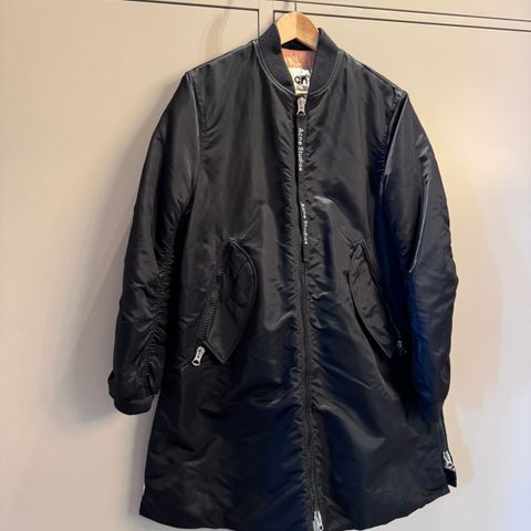 Acne bomber jakke